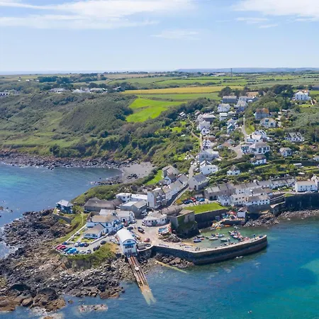 Henscath House Holiday home