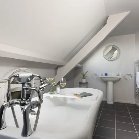 Henscath House Holiday home