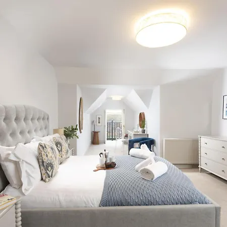 Henscath House Holiday home