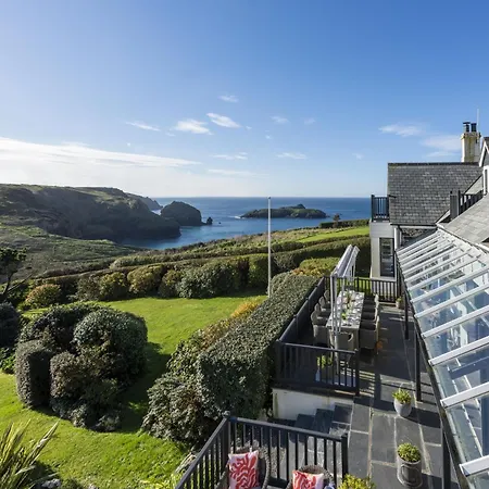 Henscath House *