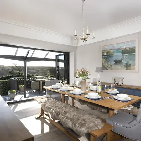 Henscath House Helston