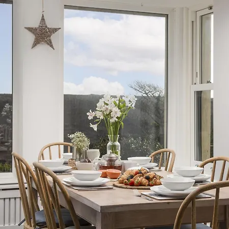 Henscath House Helston